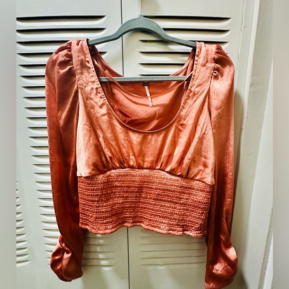 UNIQUE FREE PEOPLE
Orange and pink color
Excellent condition - Picture 2 of 5